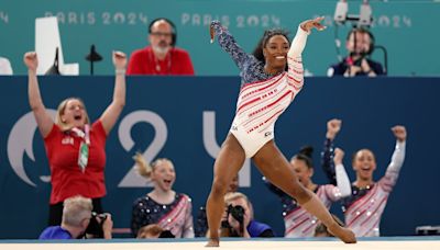 Simone Biles lidera a EE UU en la conquista de la medalla de oro olímpica por equipos