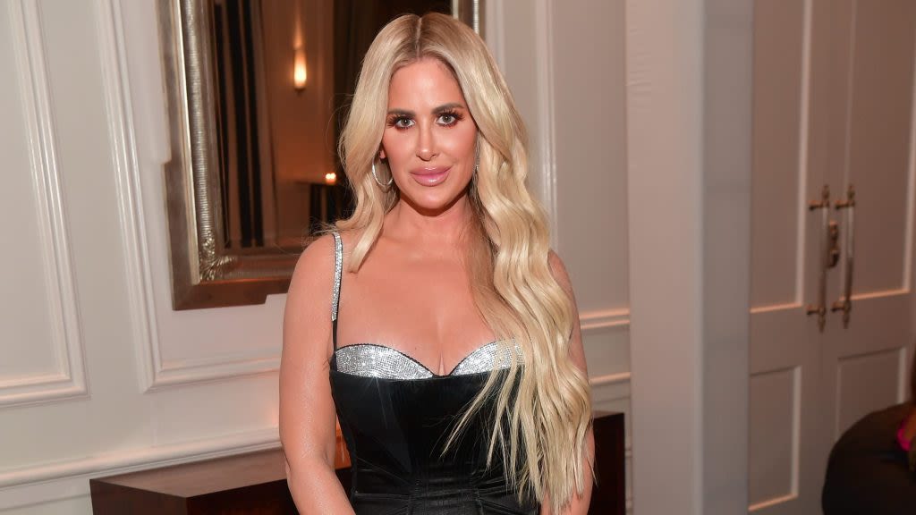 Report: Kim Zolciak Claims Kroy Biermann Never Pays for Anything and Wants Her Back