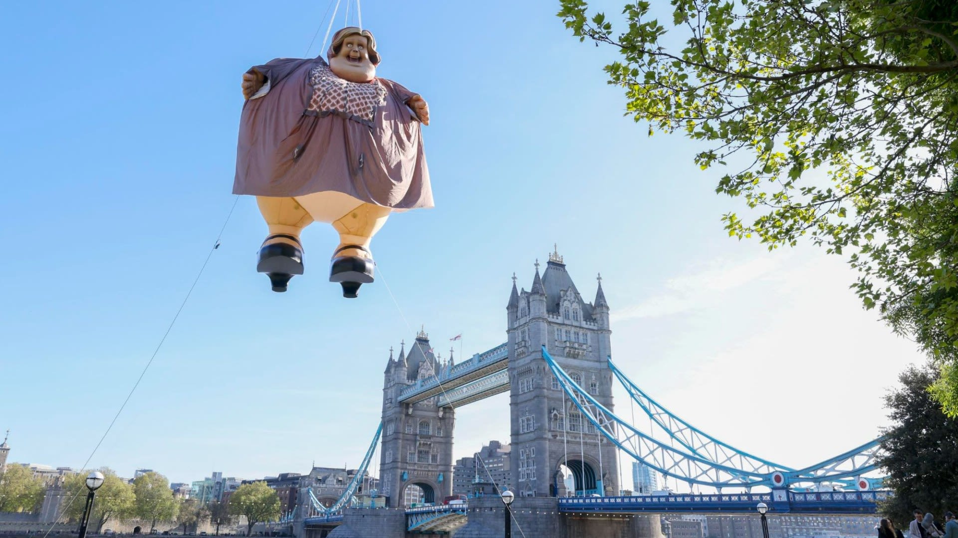 Harry Potter's bulging Aunt Marge appears above Tower Bridge