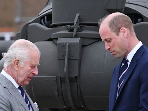 Los gestos y las fotos de Carlos III con su hijo Guillermo que no gustarán al príncipe Harry