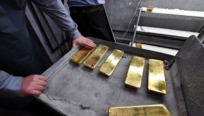 Gold prices steady with US economic data on tap