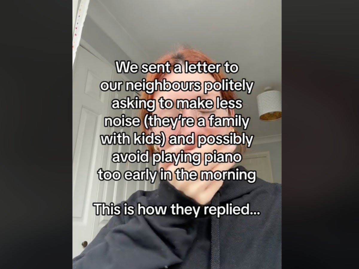 Woman receives wholesome reply from neighbor after complaining about children playing piano loudly
