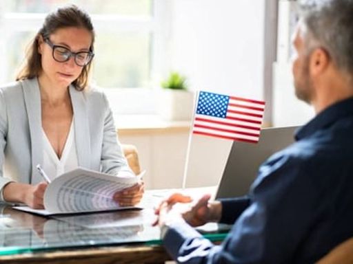 Qué prendas no debes usar en la entrevista para la visa americana