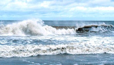 Watch the potential tropical storm roll past Hilton Head SC with these live webcams