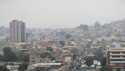 Alumnos retornan a clases en Honduras ante un ligero descenso de la contaminación del aire