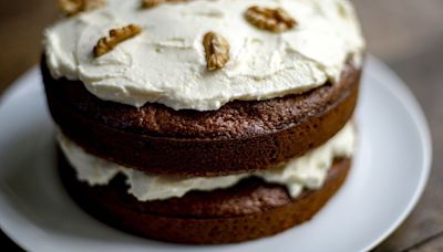 Nigella Lawson's ginger and walnut carrot cake recipe for bank holiday weekend