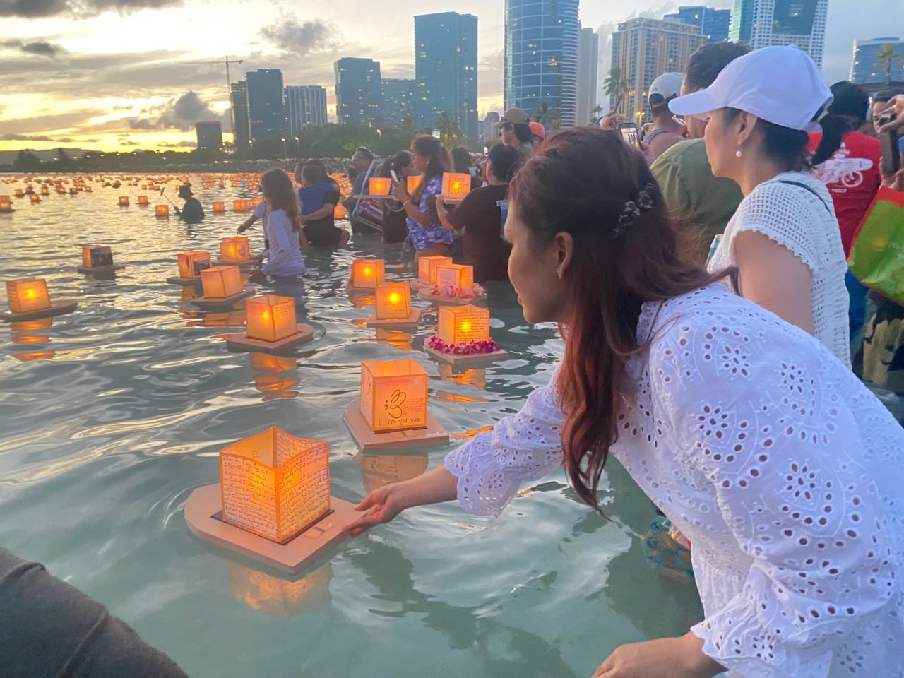 25th Shinnyo Lantern Floating Hawaii takes over Ala Moana Beach Park