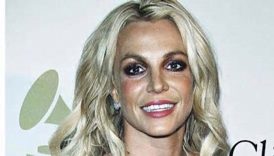 Britney Spears vive mal momento mental y financiero, aseguran