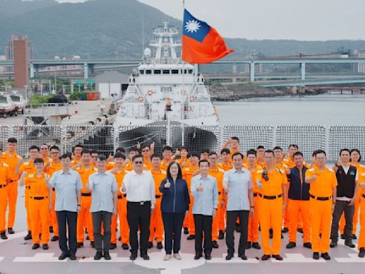新造4000噸級新竹艦出航遠洋巡護 管碧玲肯定海巡署護漁捍衛主權