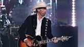Watch Toby Keith’s First TV Performance Since His Cancer Treatment