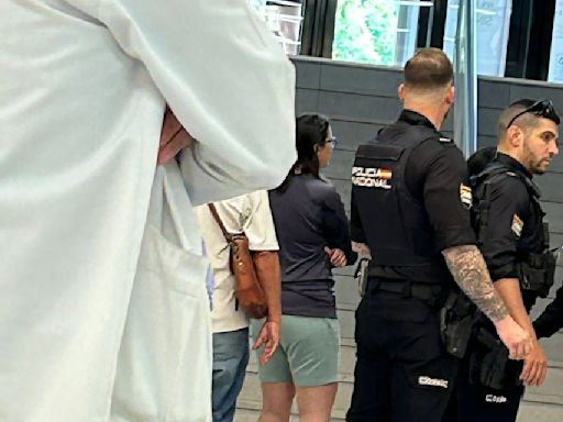 Policía de España presuntamente detuvo a Rebeca García y a su hermano en Madrid