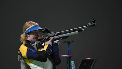 Atletas de tiro encaram estresse em aeroportos para levar armas a Paris-2024