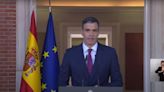 Un micro abierto de RTVE capta la reacción inmediata a la decisión de Pedro Sánchez