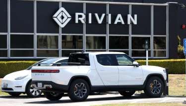 Rivian否認將與福斯合作生產汽車 合資重點在電器架構、軟體技術 | Anue鉅亨 - 美股雷達