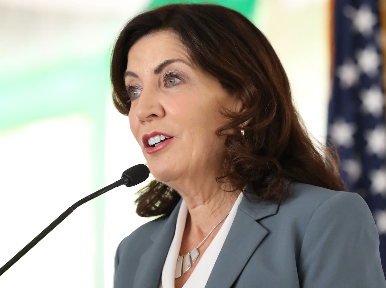 N.Y. Gov. Hochul says bomb threats to NYC synagogues deemed not credible