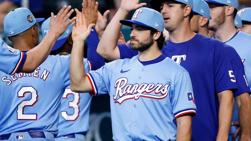 Shades of Willie Mays? Watch Texas Rangers’ Josh Smith make stellar over-the-shoulder snag