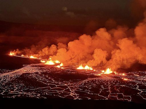 Hawaii volcano update: Alert level raised as magma crumples surface