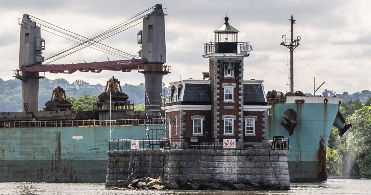 The race is on to save a 150-year-old lighthouse from crumbling into the Hudson River