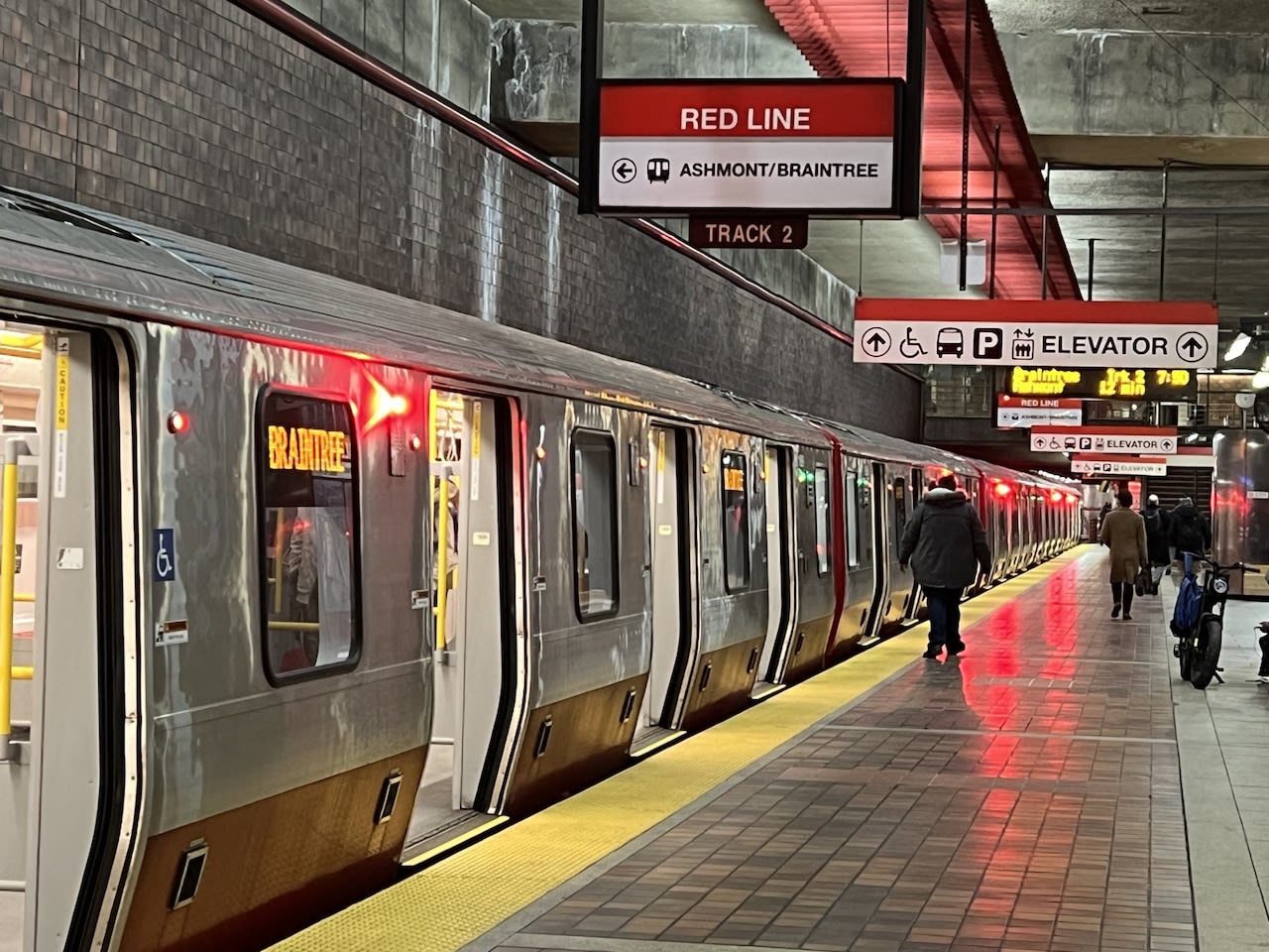 Part of the Red Line closes Thursday. Here's how to get around without it.