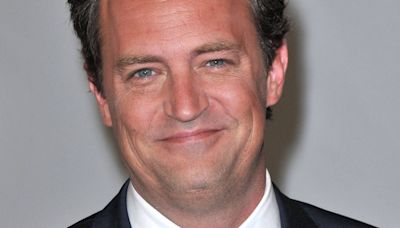 Saiba quem são os herdeiros de Matthew Perry, que vão dividir quase R$ 700 mi