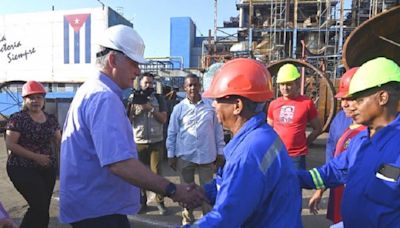 Presidente de Cuba visitó la central termoeléctrica Ernesto Guevara