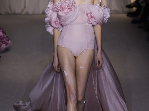 Giambattista Valli Fall 2024 Couture: Flower Power