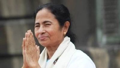 West Bengal: CM Mamata Banerjee Announces ₹85,000 Doles For Durga Puja Committees, Promises Hike To ₹1 Lakh Next Year