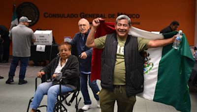 Filas, caos, abucheos y rancheras: Así ha sido votar para las elecciones mexicanas en EE.UU.