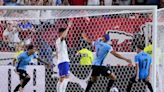 Polémico gol de Uruguay deja fuera a Estados Unidos de la Copa América: ¿Fue offside la jugada? - El Diario NY