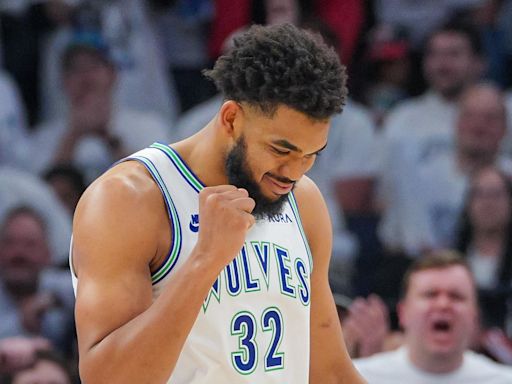 Karl-Anthony Towns' No-Look Pass Went Viral In Timberwolves-Nuggets Game