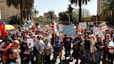 Las Escuelas Oficiales de Idiomas protestan contra los recortes: "Solo estudiarán lenguas quienes lo puedan pagar"