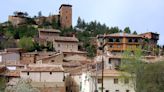 El pequeño pueblo de Soria que fue salvado del abandono: el castillo es ahora una posada y se ha convertido en un bonito destino rural