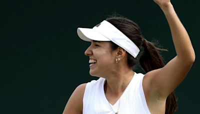 Gran día para Camila Osorio: debut con triunfo en Wimbledon y clasificación a París 2024