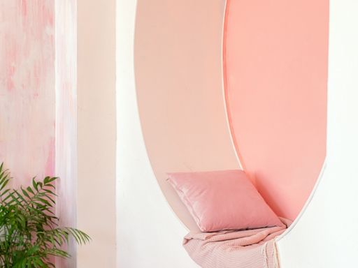 Aya Nakamura : elle a quitté Aulnay pour cette folle maison d'architecte rose bonbon en Provence