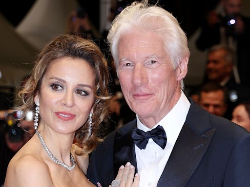 Richard Gere y su mujer Alejandra brillan en Cannes derrochando gestos de amor en la alfombra roja