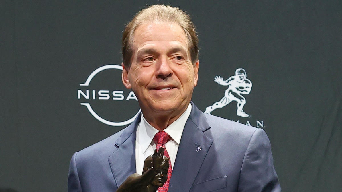 WATCH: Nick Saban tells Bears coach Matt Eberflus his theory on why NFL quarterbacks fail at 'dramatic rate'