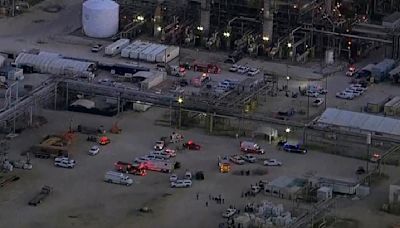 Los dos trabajadores muertos por fuga química en refinería en Texas trabajaban para subcontratista