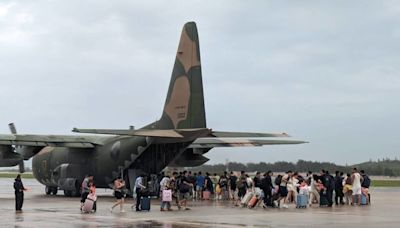 颱風滯留澎湖旅客 空軍全力支援紓運中