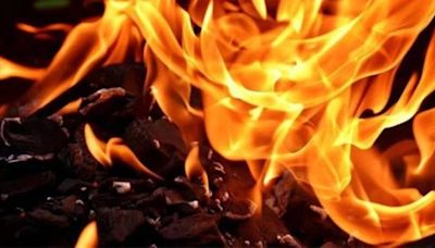 Fire engulfs furniture shop at Paharganj, 44 people rescued