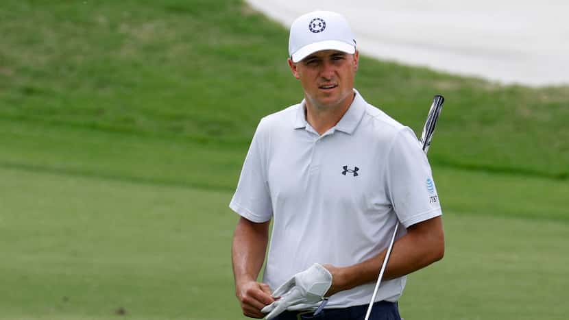 Jordan Spieth struggles as Rory McIlroy closes in on lead at Wells Fargo Championship