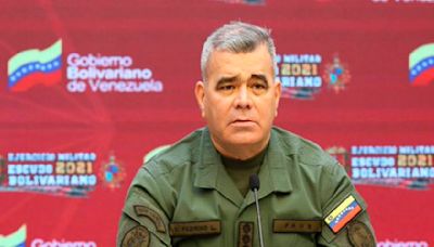 Padrino llama a mantenerse “en el juego democrático” y reporta 23 militares heridos
