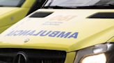 Los servicios de emergencias excarcelan a un conductor atrapado tras sufrir un accidente en A Guarda