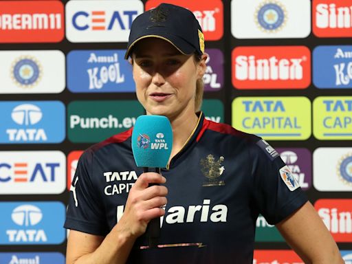 "Won't Want To See This Again": RCB Star Ellyse Perry Loses Focus, Suffers Strange Run-Out. Watch | Cricket News