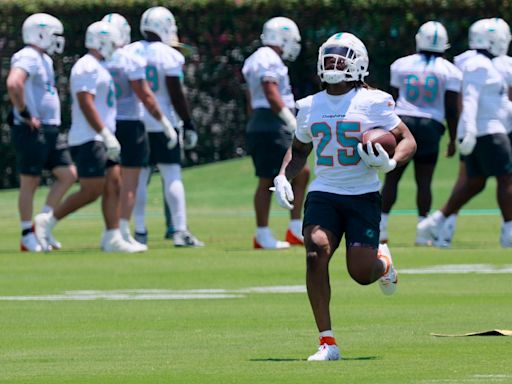 Dolphins rookie Jaylen Wright wants to immerse himself into great RB trio in Miami