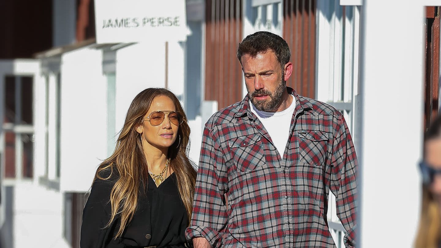 J.Lo Still "Smitten" With Ben Affleck But Chances of Reconciliation Are "Slimmer by the Day"