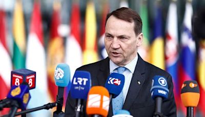 Polens Außenminister Sikorski fordert Wiedergutmachung von Deutschland