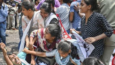 Protests held near West Bengal Higher Education Department's headquarters in Calcutta over Neet-UG exam