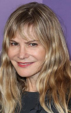 Jennifer Jason Leigh