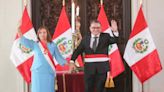 La presidenta de Perú nombra a su sexto ministro del Interior en año y medio de gestión
