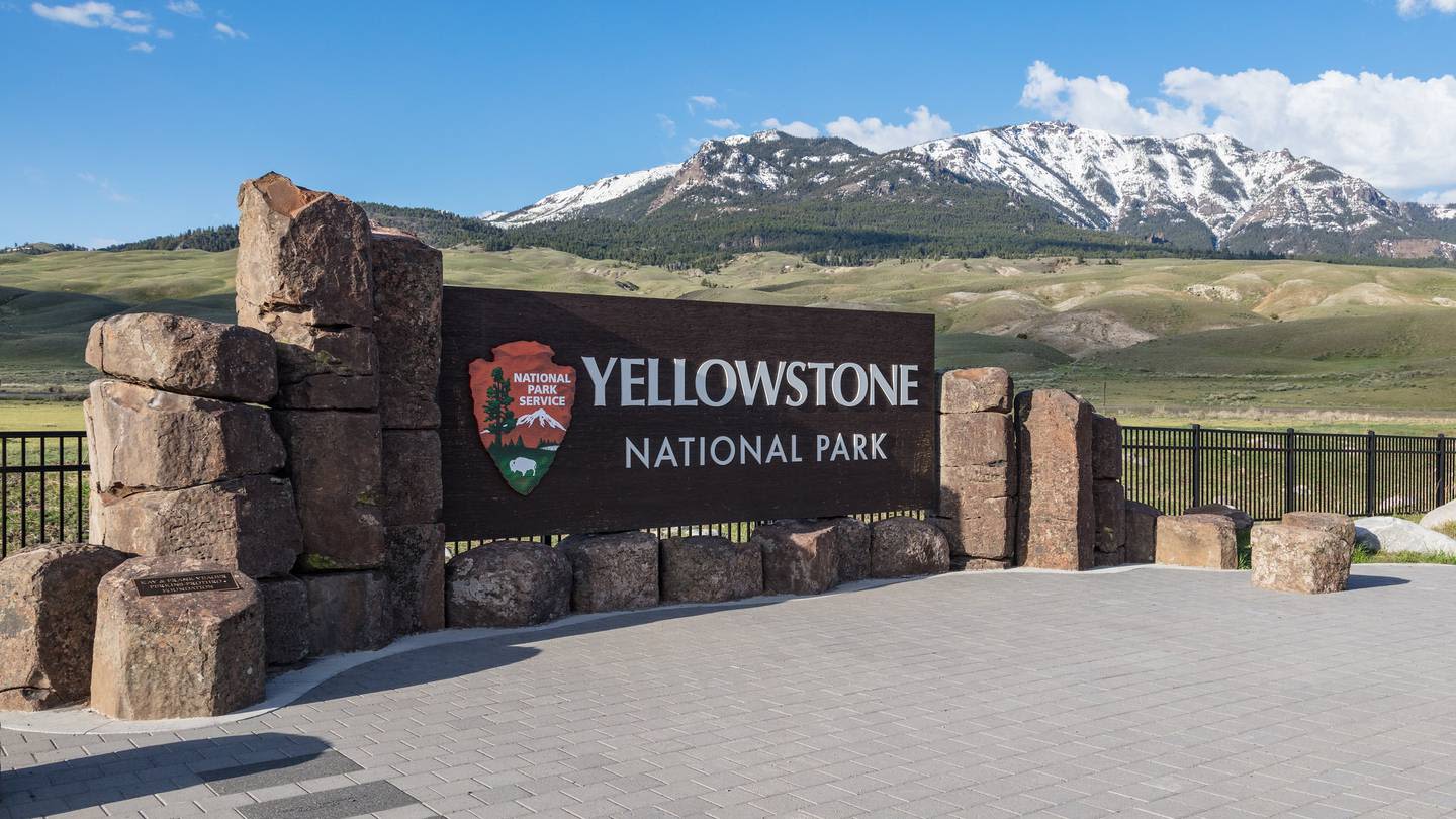 Yellowstone park rangers shoot, kill armed person